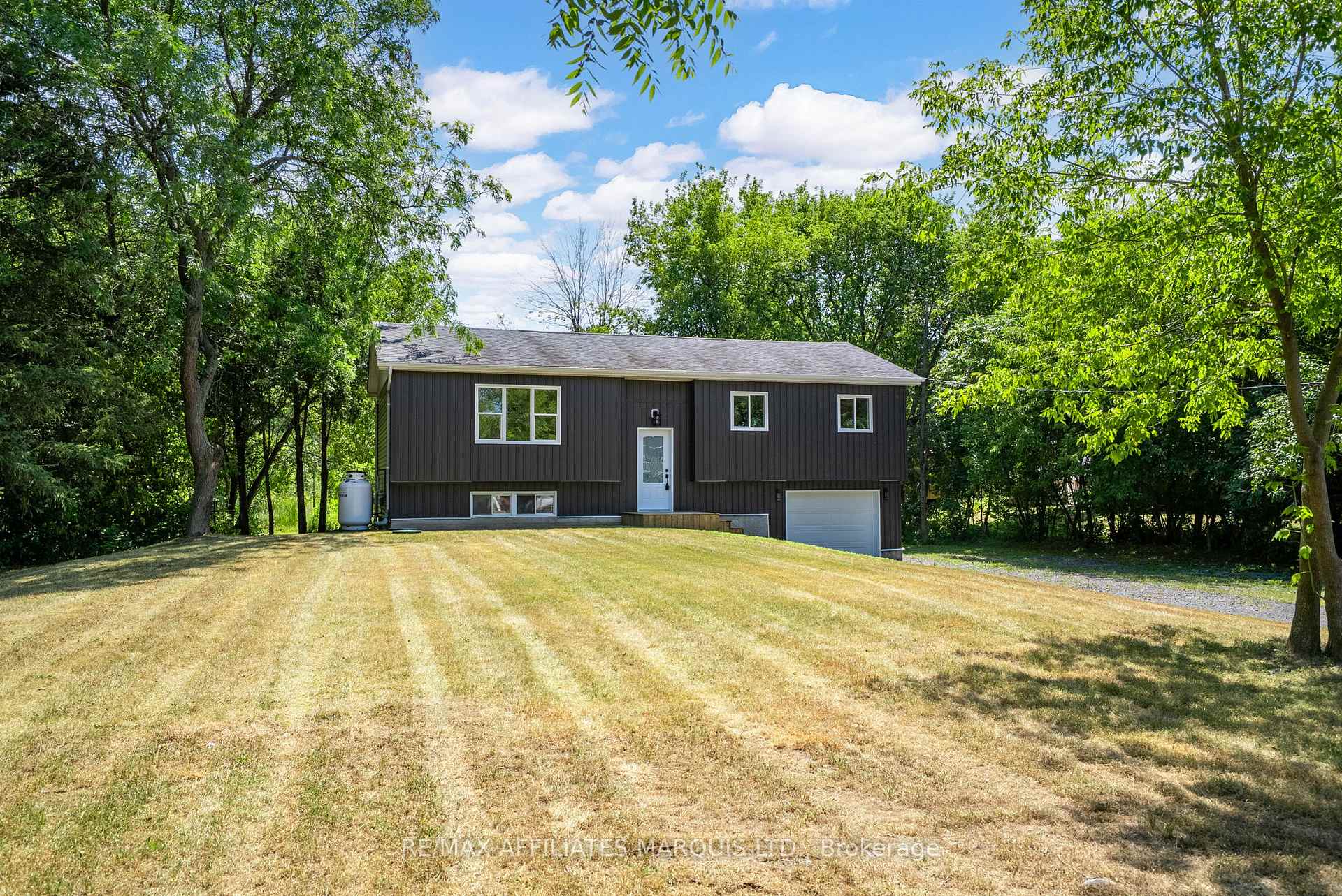 Photo 4 of 18222 Patrick Street, South Glengarry, South Glengarry (Charlottenburgh) Twp — HOMEH