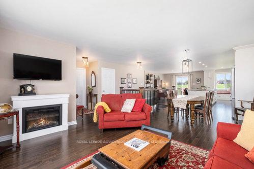 Photo 7 of 254 Glenwood Crescent, Smiths Falls — HOMEH