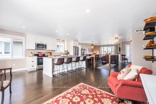 Photo 11 of 254 Glenwood Crescent, Smiths Falls — HOMEH