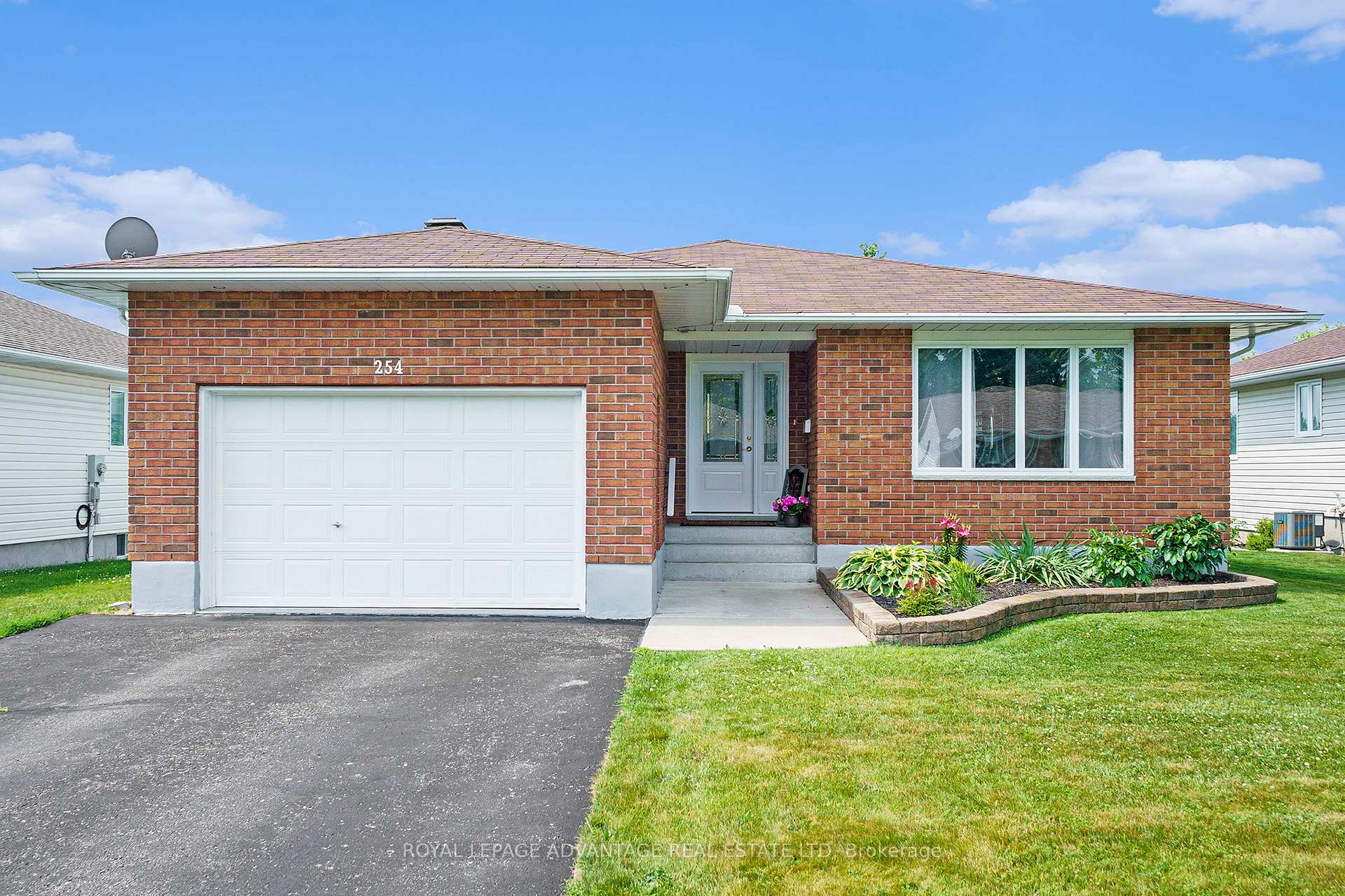 Photo 37 of 254 Glenwood Crescent, Smiths Falls — HOMEH