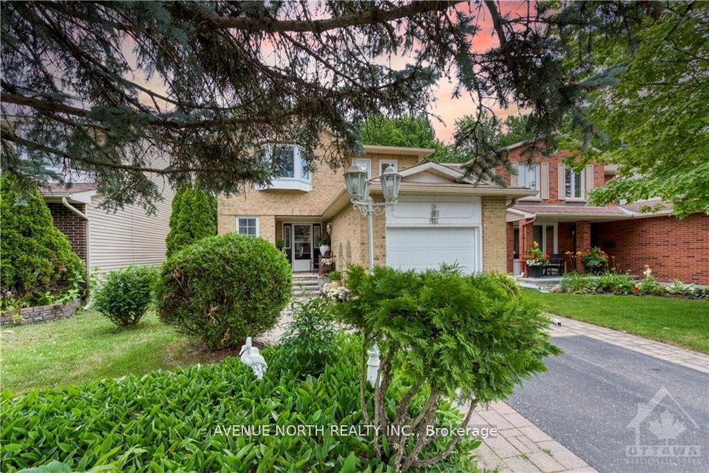 Front of 54 Pinetrail Crescent