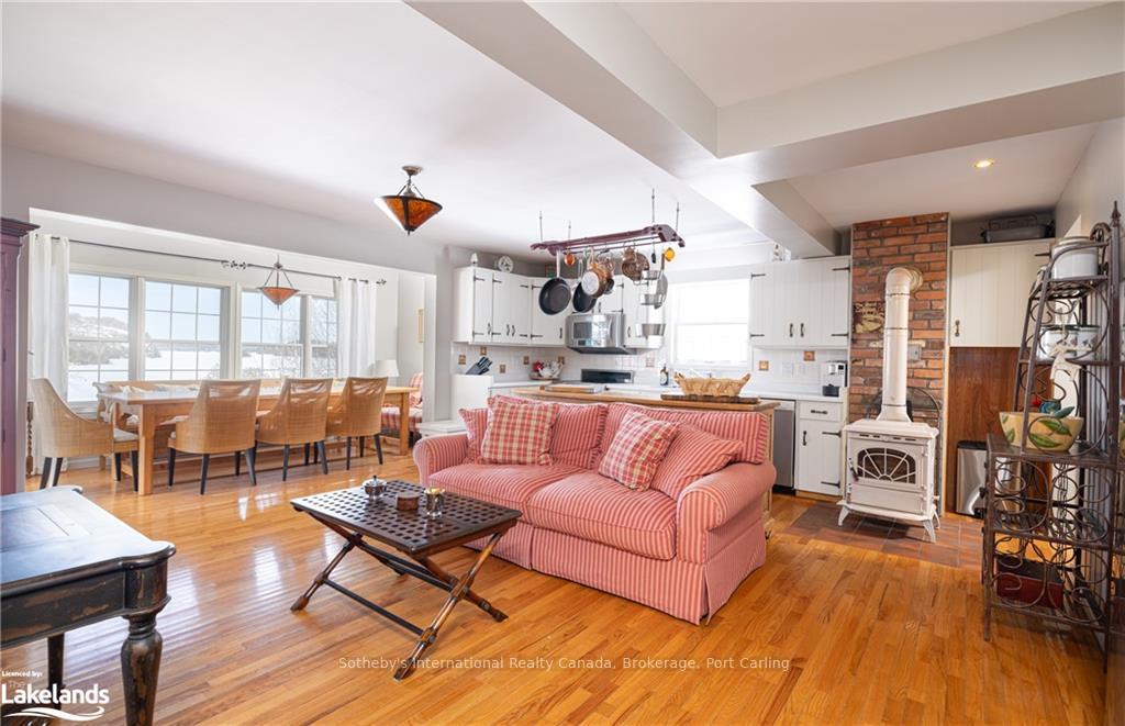 Photo 8 of 127A Wind Rose Lane, Ryerson — HOMEH