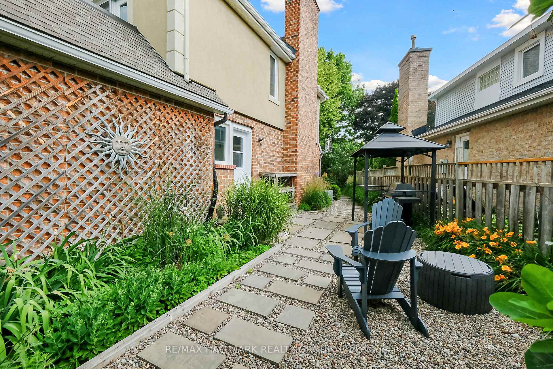Photo 6 of 20 Arbuckle Crescent, Ottawa, Manordale — HOMEH