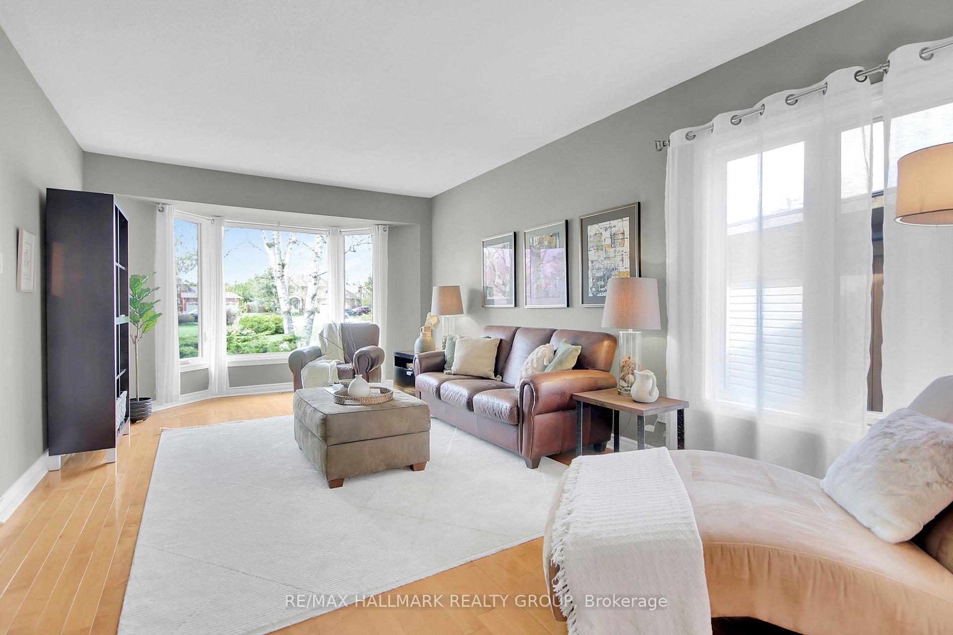 Photo 9 of 20 Arbuckle Crescent, Ottawa, Manordale — HOMEH
