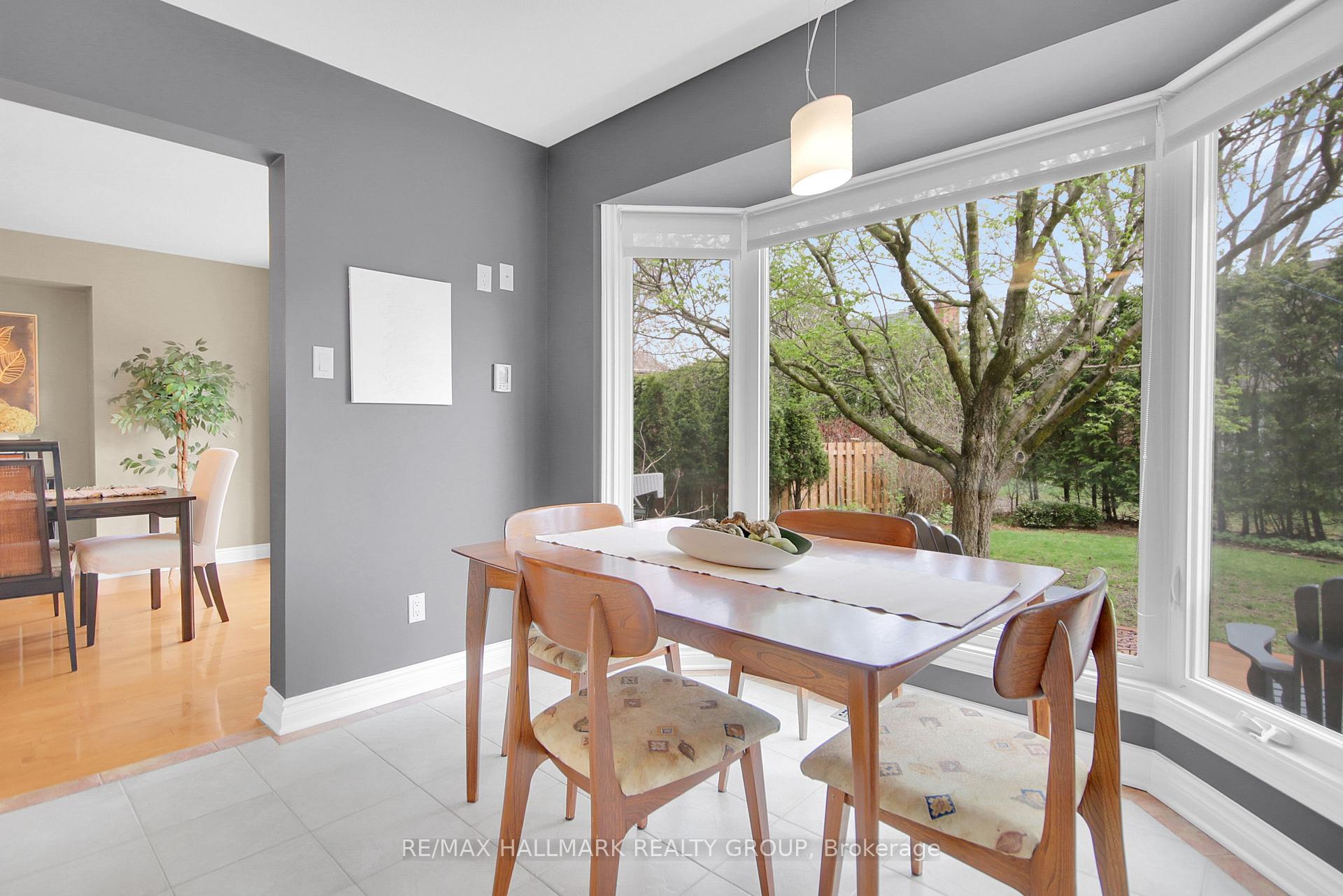 Photo 12 of 20 Arbuckle Crescent, Ottawa, Manordale — HOMEH