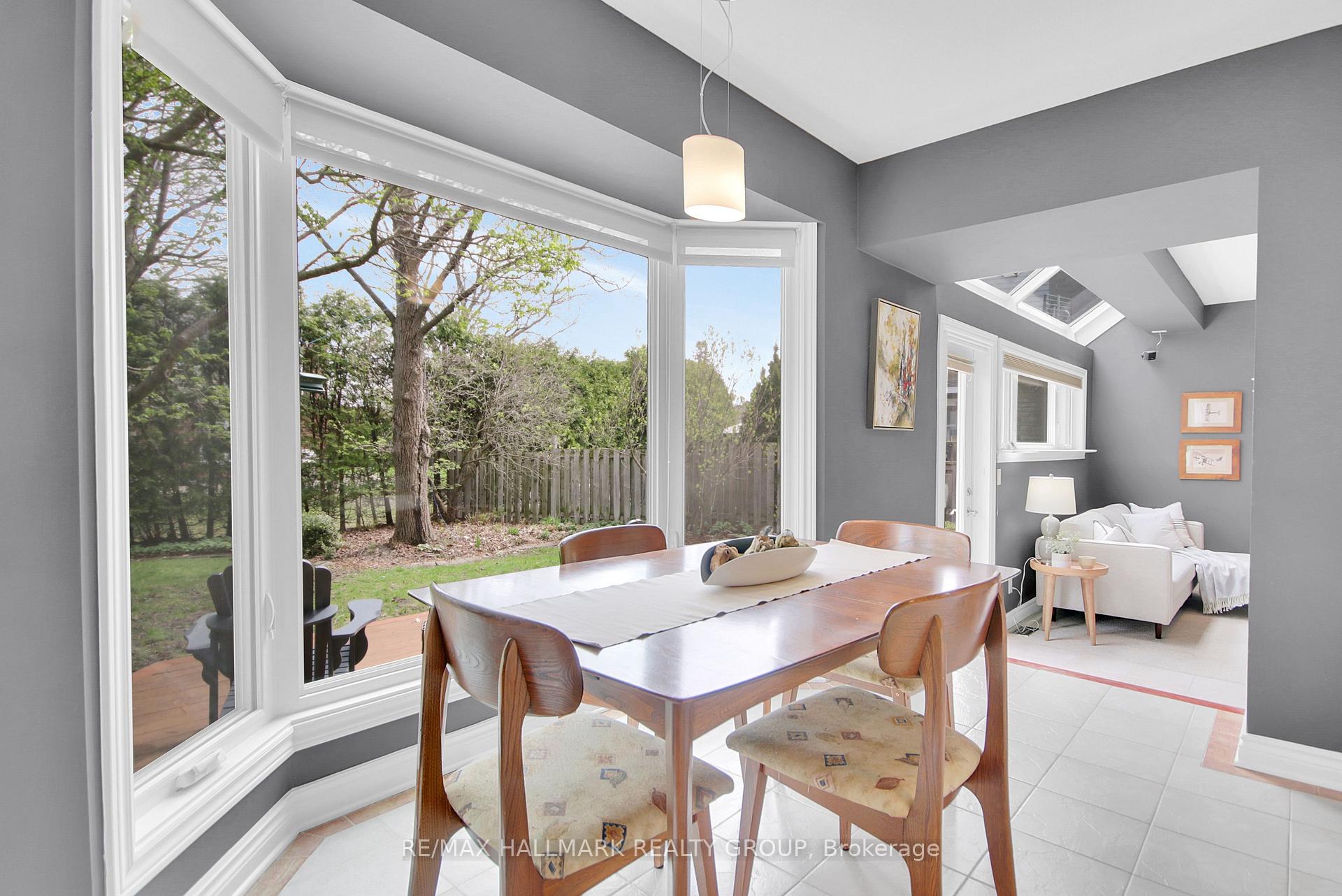 Photo 15 of 20 Arbuckle Crescent, Ottawa, Manordale — HOMEH
