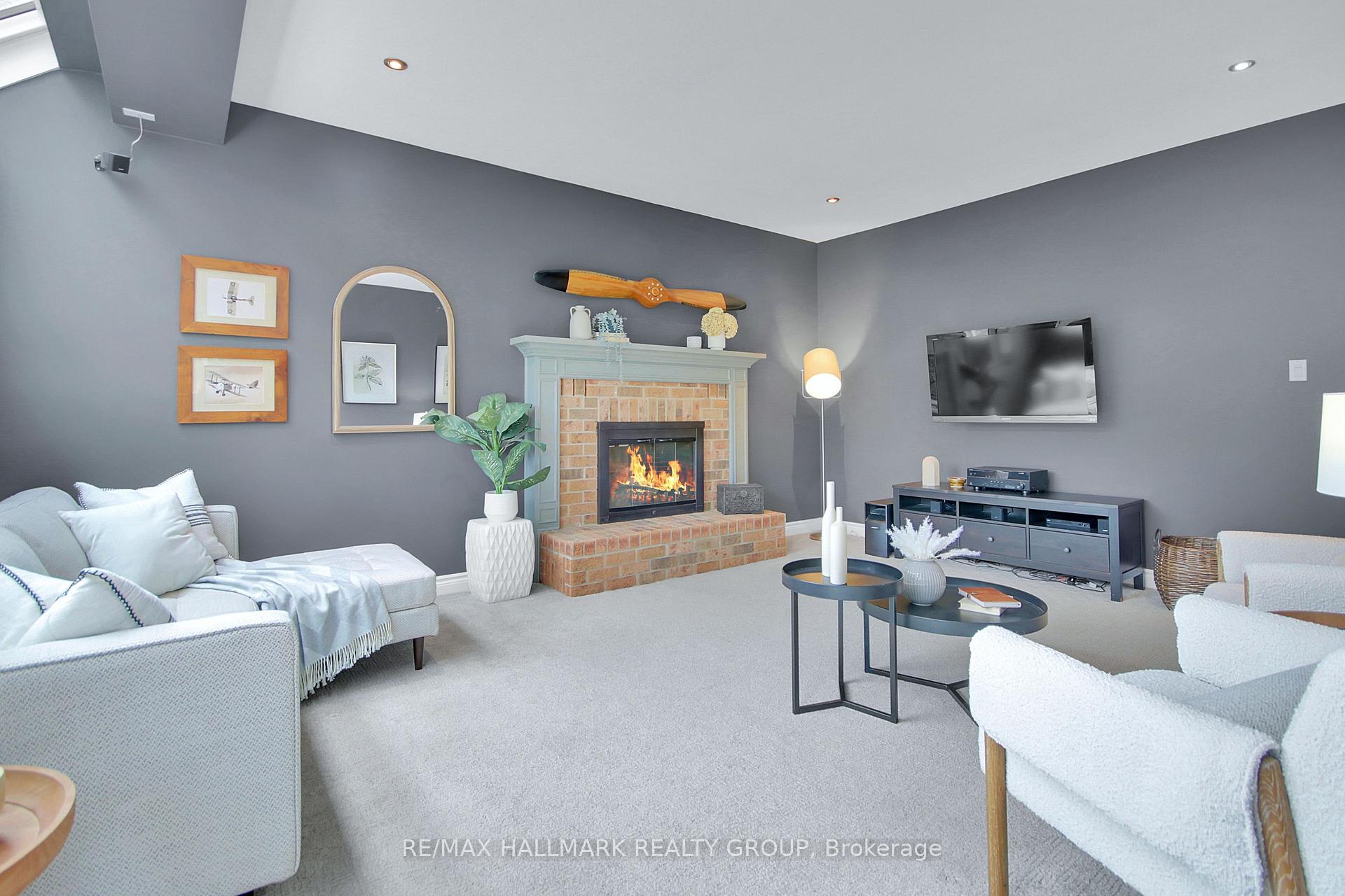 Photo 17 of 20 Arbuckle Crescent, Ottawa, Manordale — HOMEH