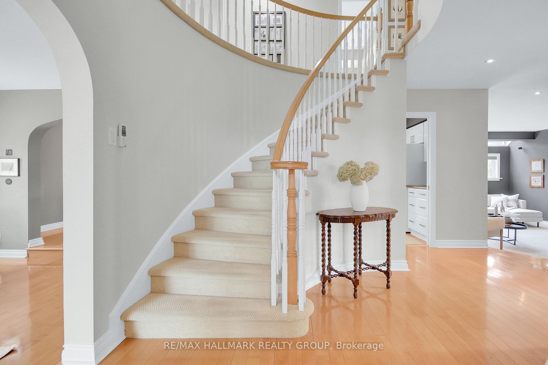 Photo 20 of 20 Arbuckle Crescent, Ottawa, Manordale — HOMEH