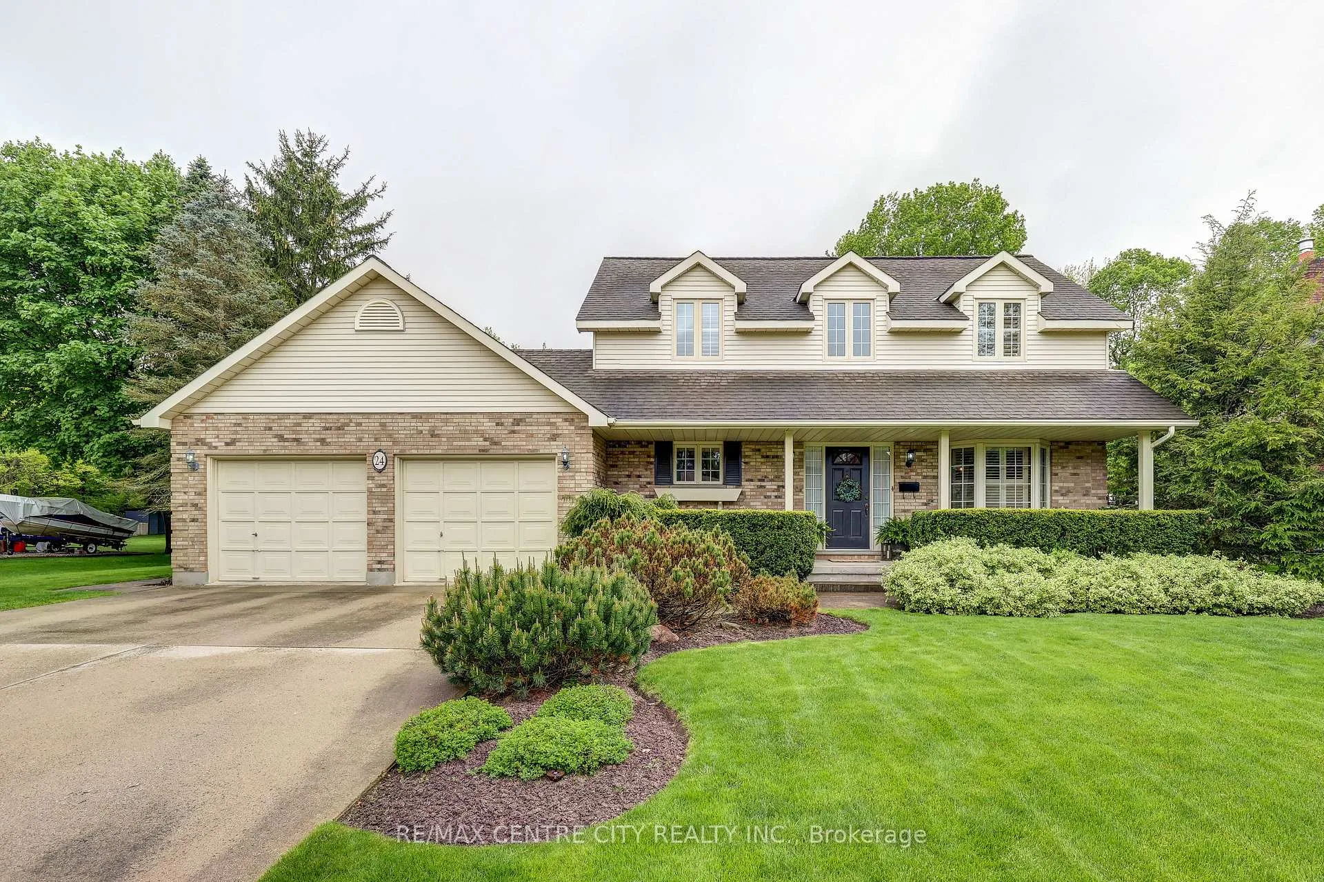 Front of 39830 Shady Lane Crescent