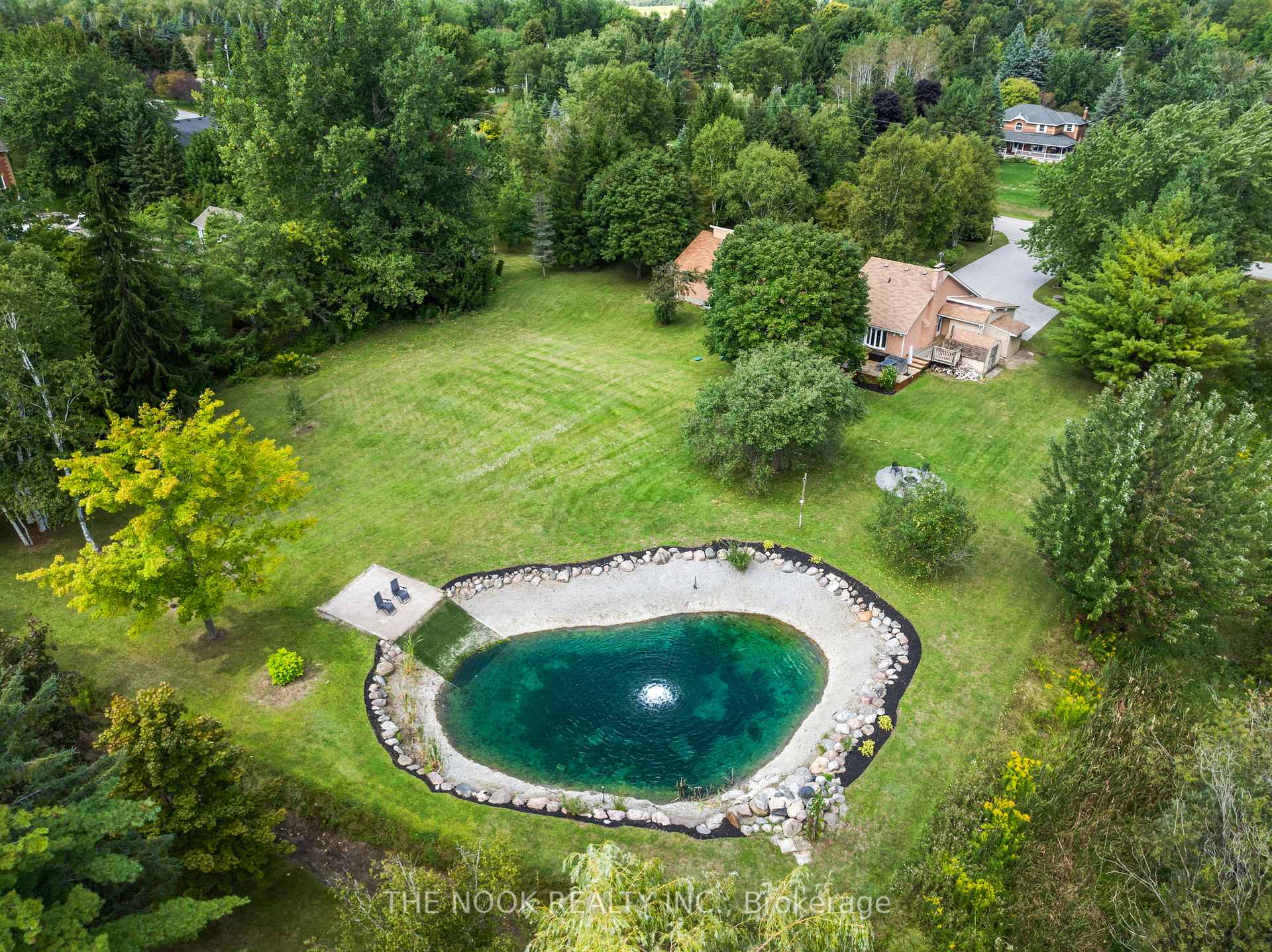 Photo 2 of 10 Stone Sound Drive, Scugog, Port Perry — HOMEH