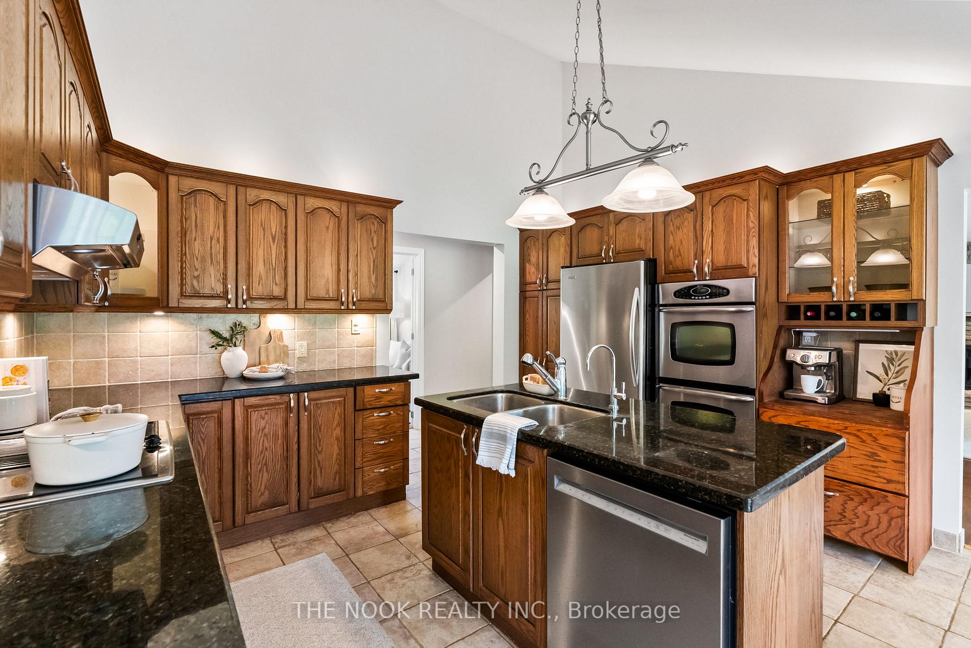 Photo 15 of 10 Stone Sound Drive, Scugog, Port Perry — HOMEH