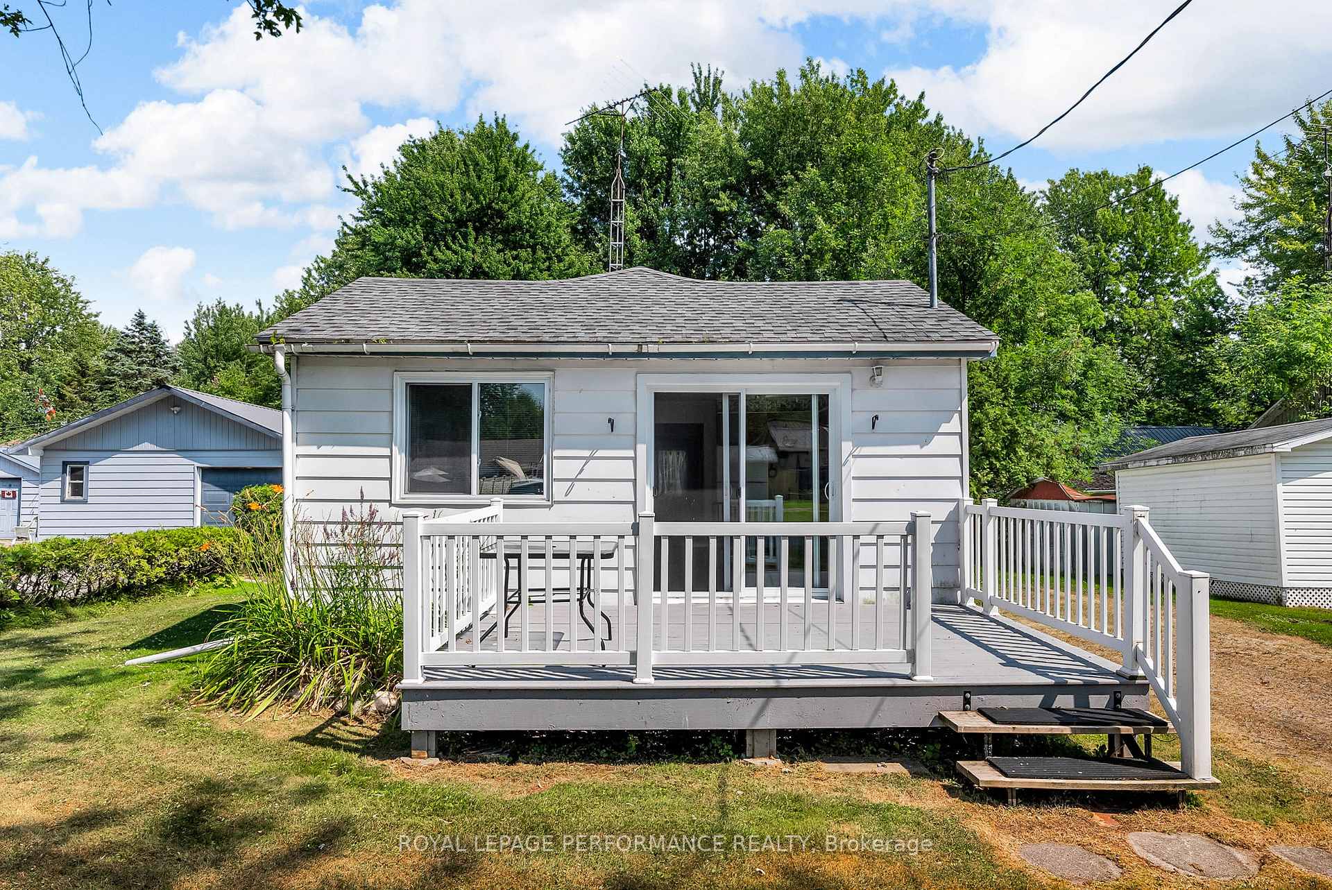 Photo 1 of 21048 Birch Avenue, South Glengarry, South Glengarry (Lancaster) Twp — HOMEH