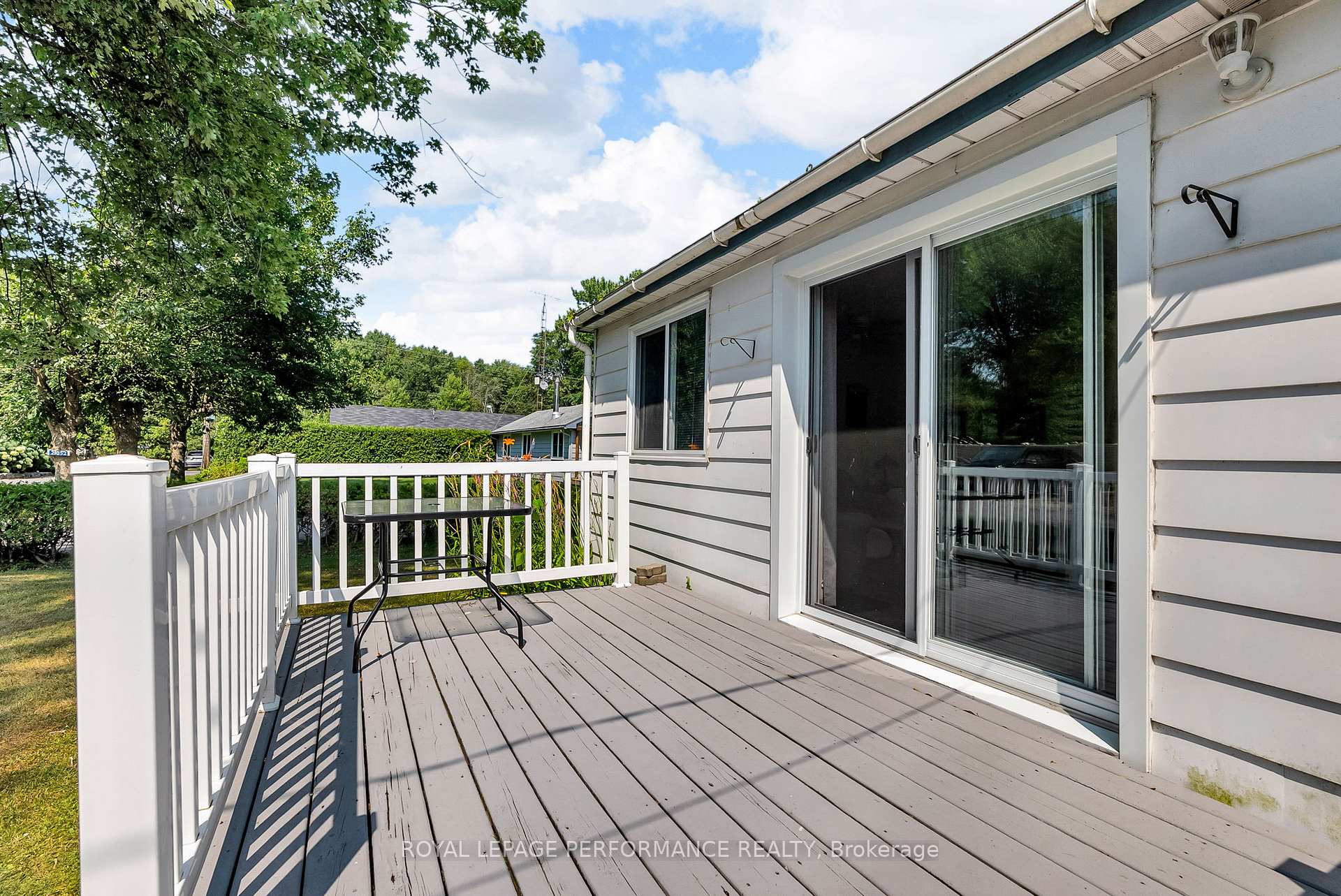Photo 3 of 21048 Birch Avenue, South Glengarry, South Glengarry (Lancaster) Twp — HOMEH