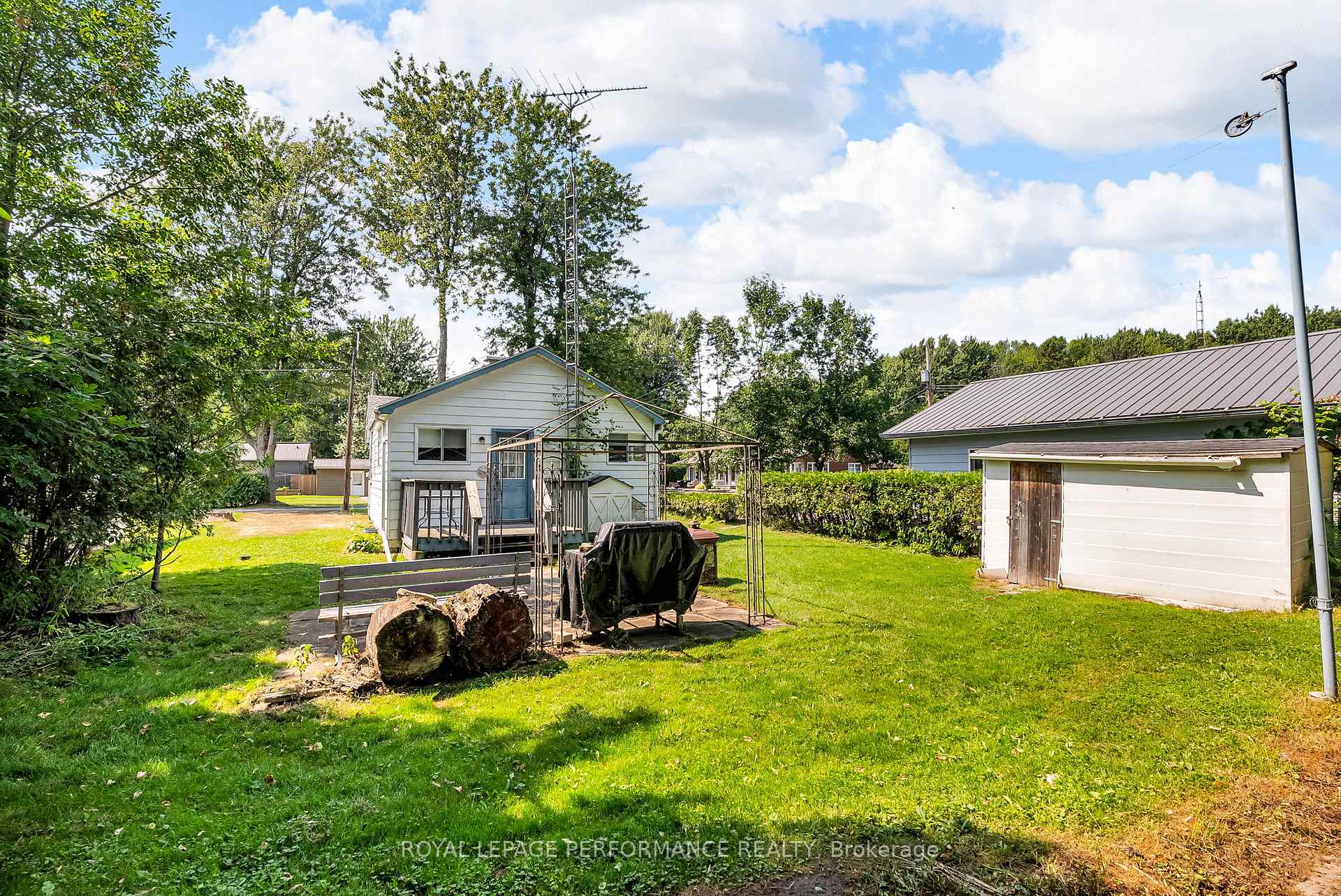 Photo 19 of 21048 Birch Avenue, South Glengarry, South Glengarry (Lancaster) Twp — HOMEH