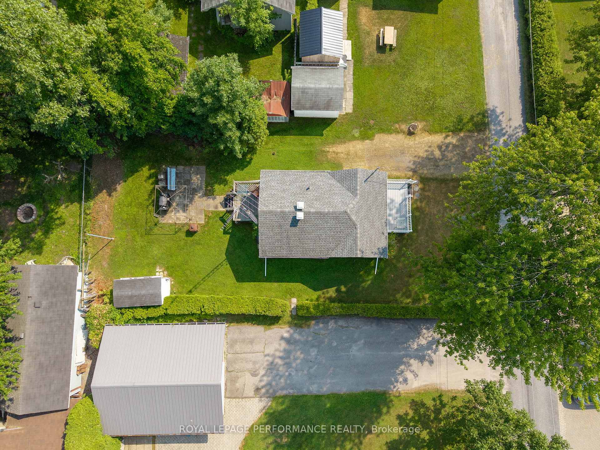 Photo 21 of 21048 Birch Avenue, South Glengarry, South Glengarry (Lancaster) Twp — HOMEH