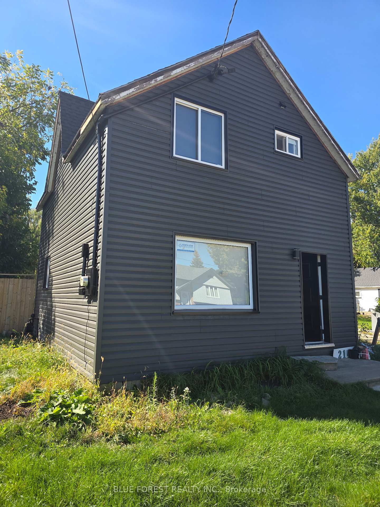Front of 214 Elizabeth Street