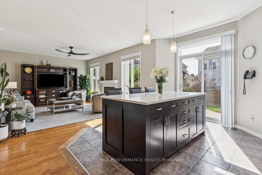 Photo 13 of 8 Jack Aaron Drive, Ottawa, Craig Henry/Woodvale — HOMEH