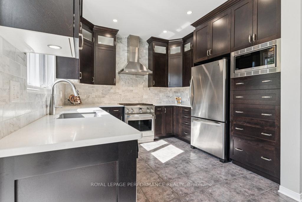 Photo 15 of 8 Jack Aaron Drive, Ottawa, Craig Henry/Woodvale — HOMEH