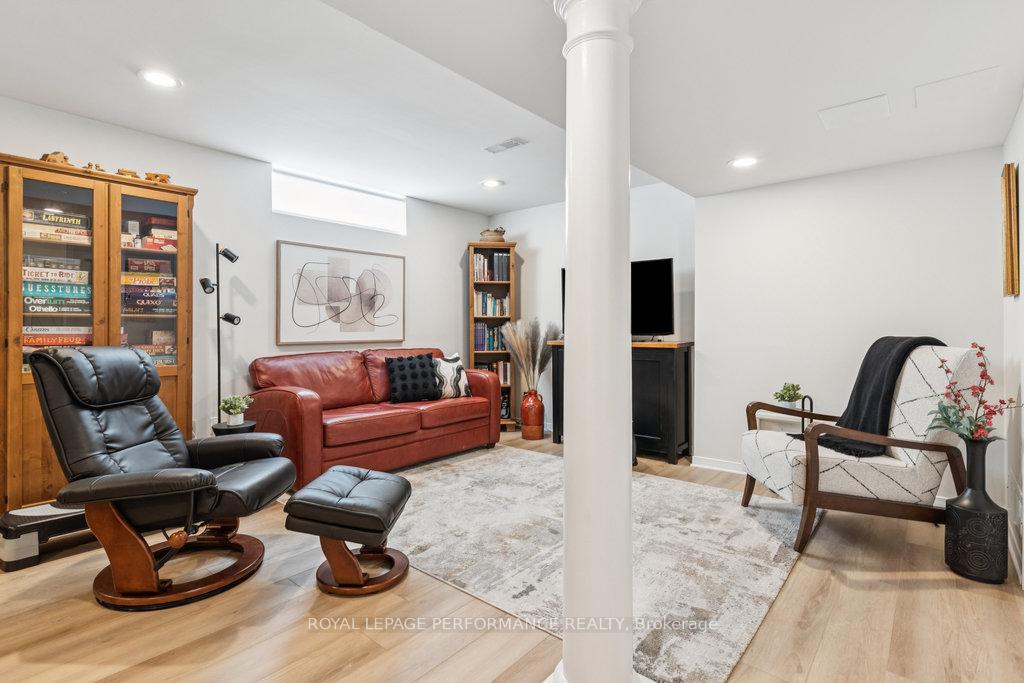 Photo 38 of 8 Jack Aaron Drive, Ottawa, Craig Henry/Woodvale — HOMEH