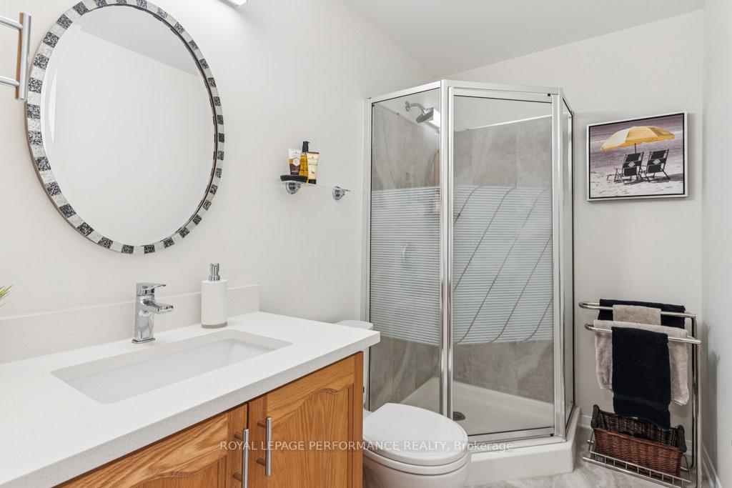 Photo 40 of 8 Jack Aaron Drive, Ottawa, Craig Henry/Woodvale — HOMEH