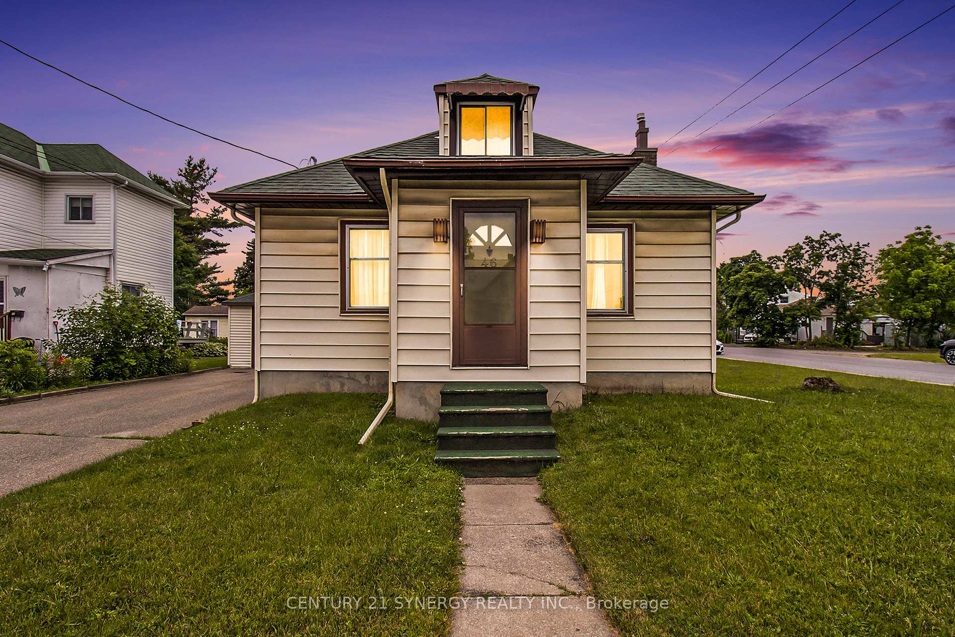 Photo 1 of 46 Cornelia Street E, Smiths Falls — HOMEH