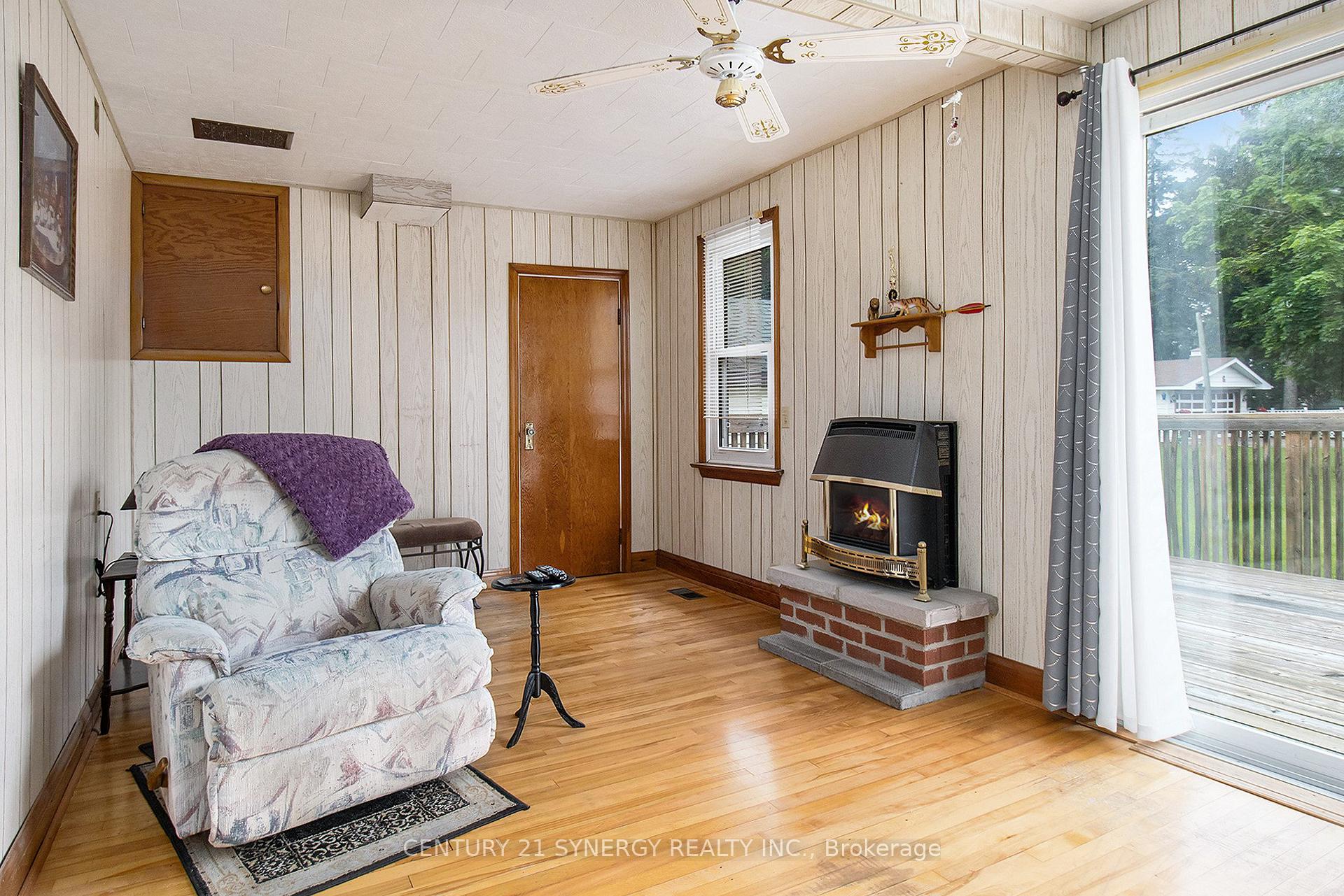 Photo 4 of 46 Cornelia Street E, Smiths Falls — HOMEH