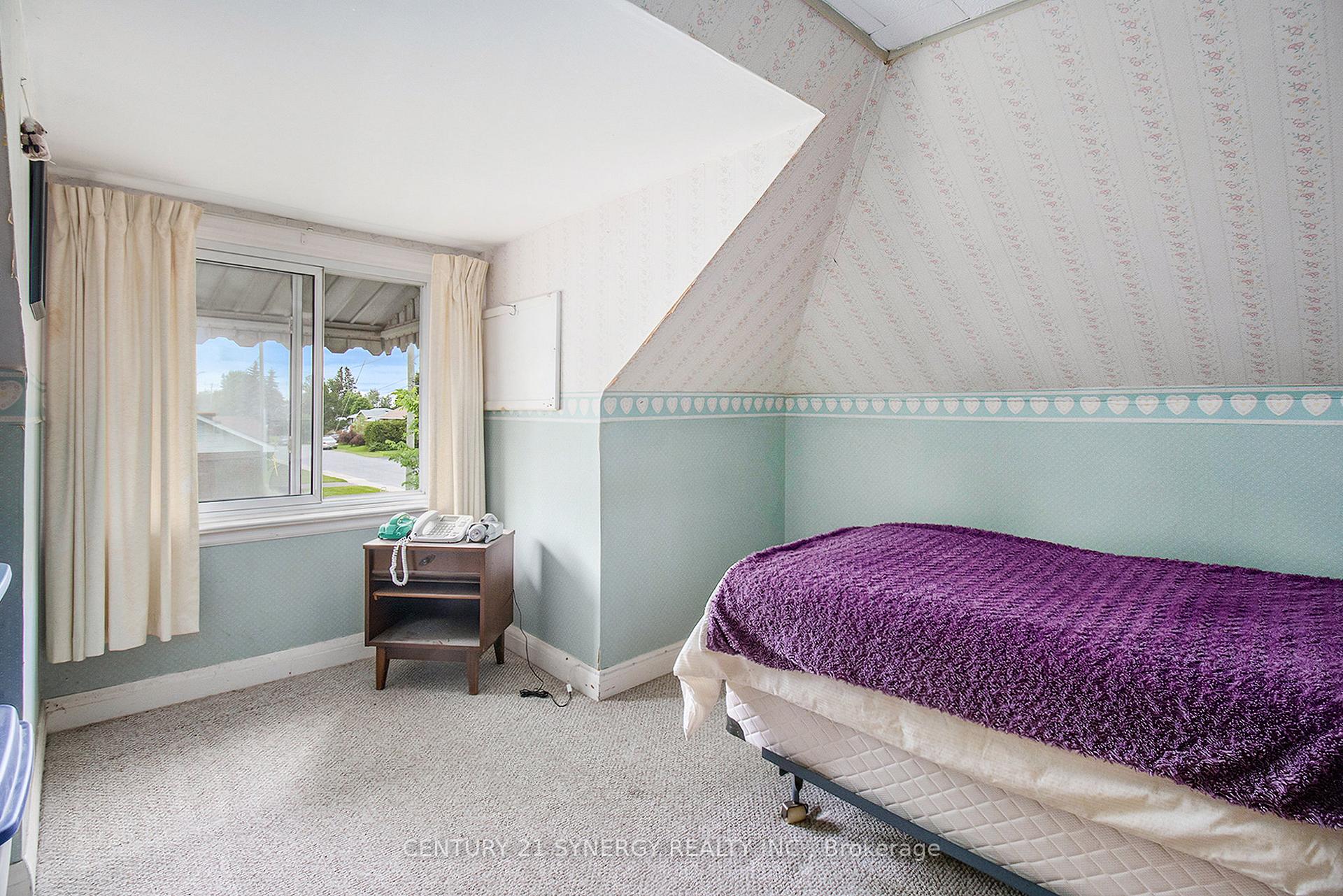 Photo 13 of 46 Cornelia Street E, Smiths Falls — HOMEH