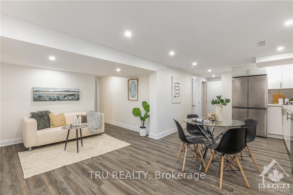 Photo 4 of Unit B, 32 Roundhay Drive, Ottawa, Manordale — HOMEH