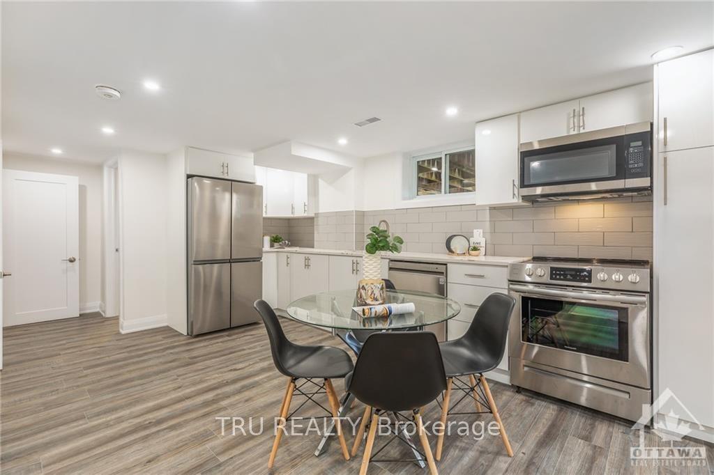 Photo 7 of Unit B, 32 Roundhay Drive, Ottawa, Manordale — HOMEH