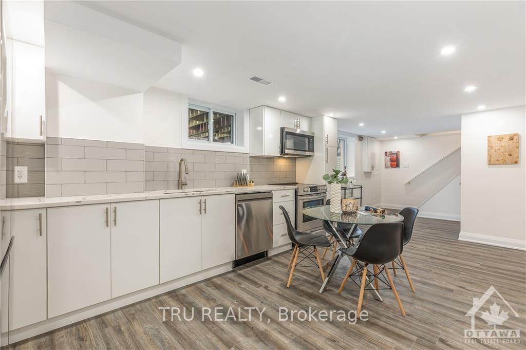 Photo 8 of Unit B, 32 Roundhay Drive, Ottawa, Manordale — HOMEH