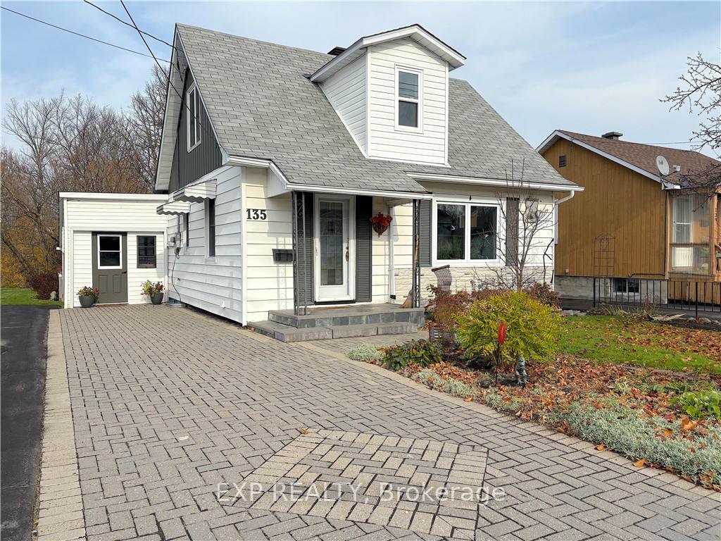 Photo 1 of 135 Peter Street, Renfrew — HOMEH