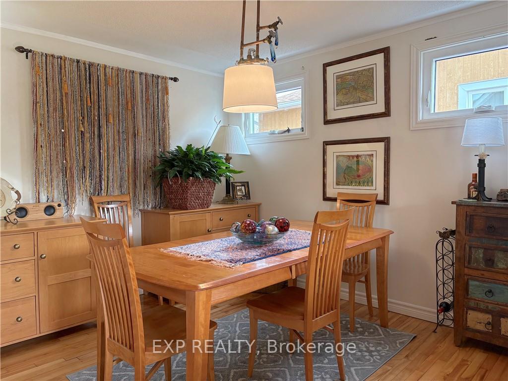 Photo 5 of 135 Peter Street, Renfrew — HOMEH