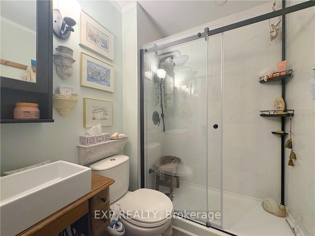 Photo 11 of 135 Peter Street, Renfrew — HOMEH