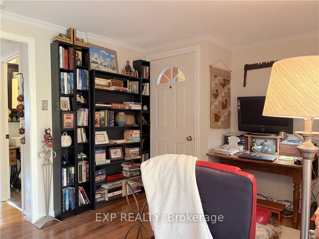Photo 12 of 135 Peter Street, Renfrew — HOMEH