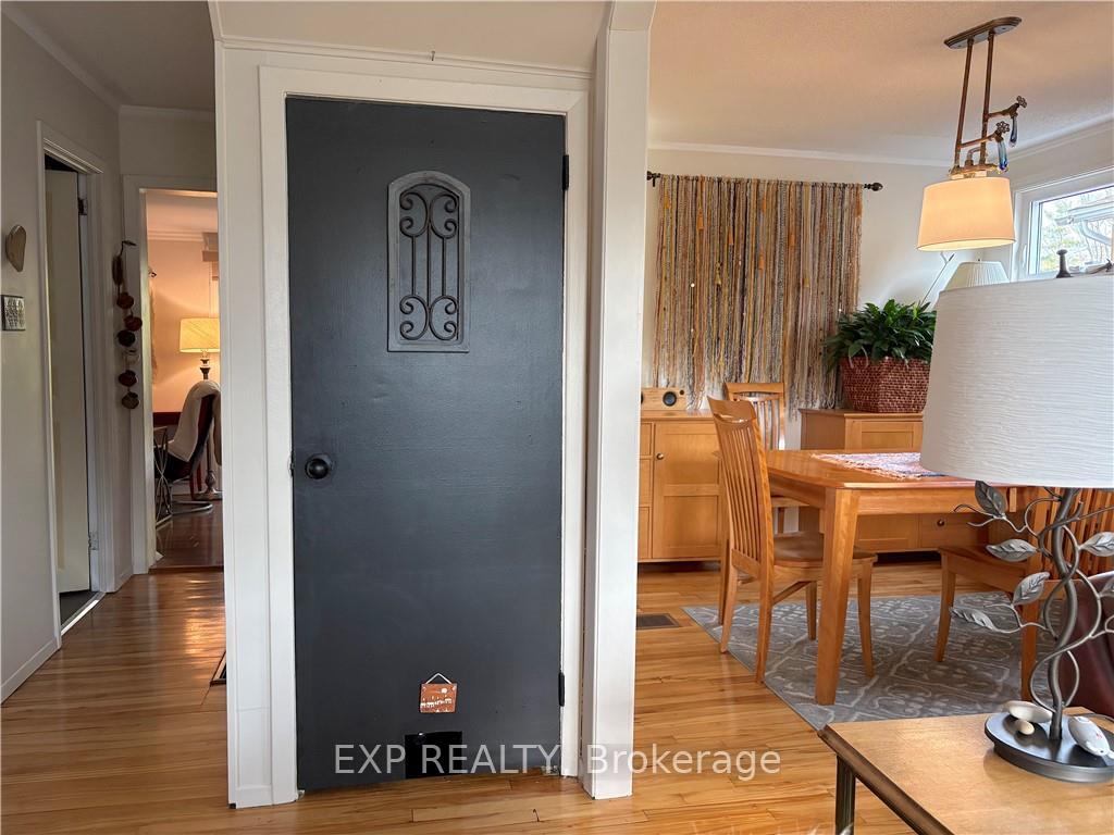 Photo 14 of 135 Peter Street, Renfrew — HOMEH