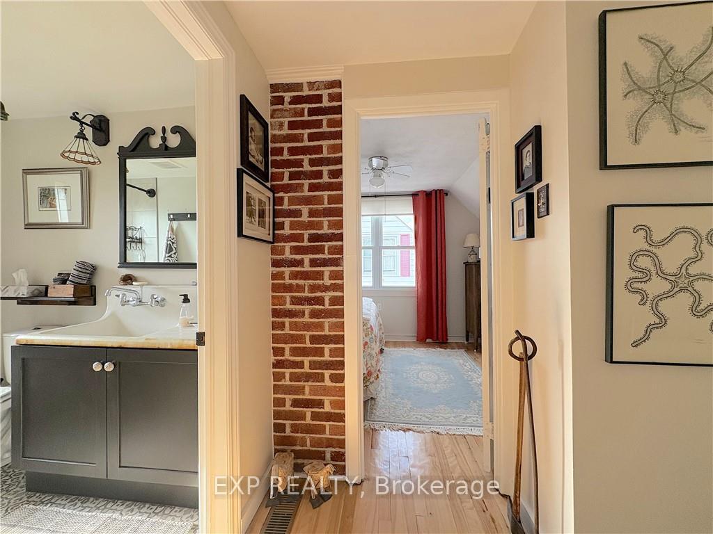 Photo 18 of 135 Peter Street, Renfrew — HOMEH