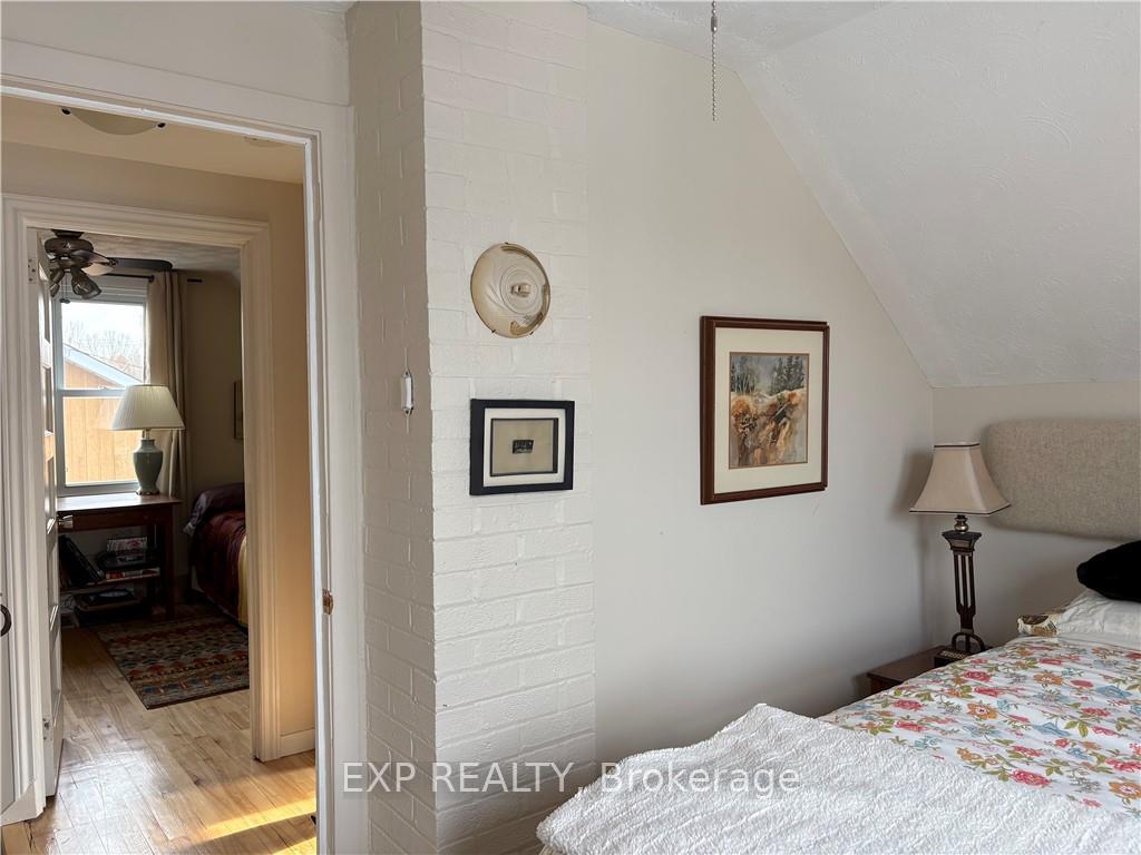 Photo 19 of 135 Peter Street, Renfrew — HOMEH