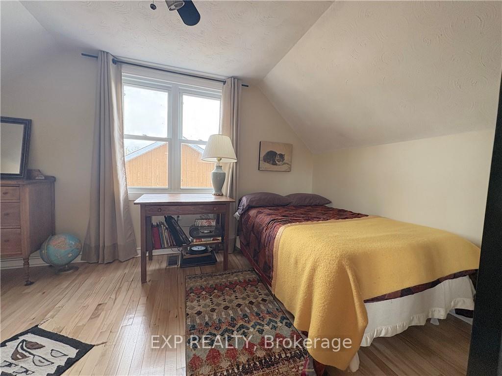 Photo 21 of 135 Peter Street, Renfrew — HOMEH