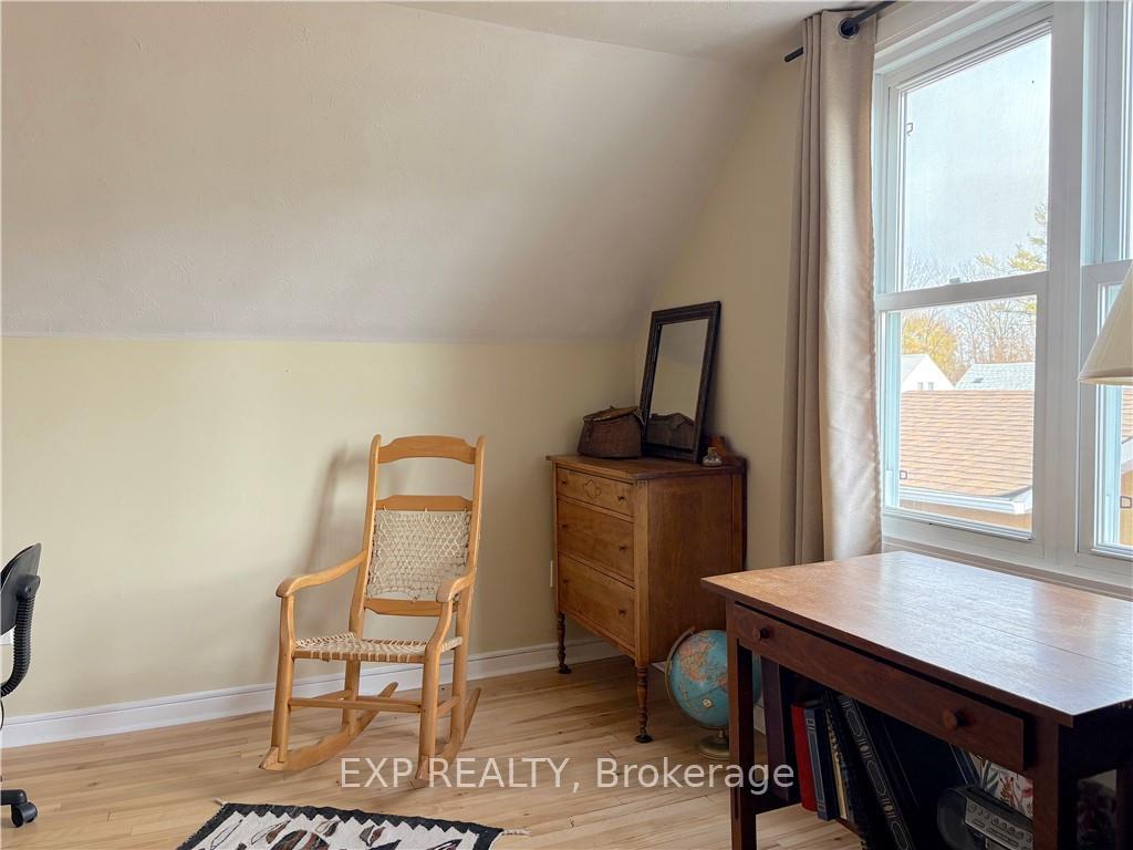 Photo 22 of 135 Peter Street, Renfrew — HOMEH
