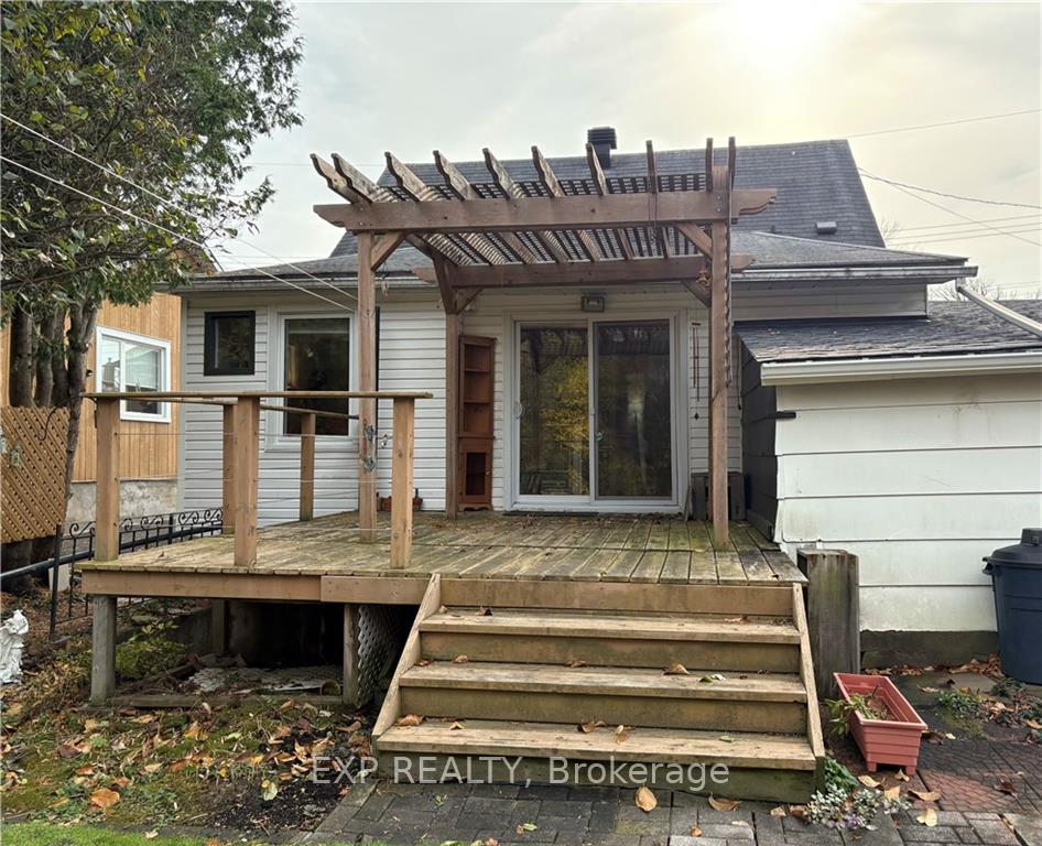 Photo 23 of 135 Peter Street, Renfrew — HOMEH