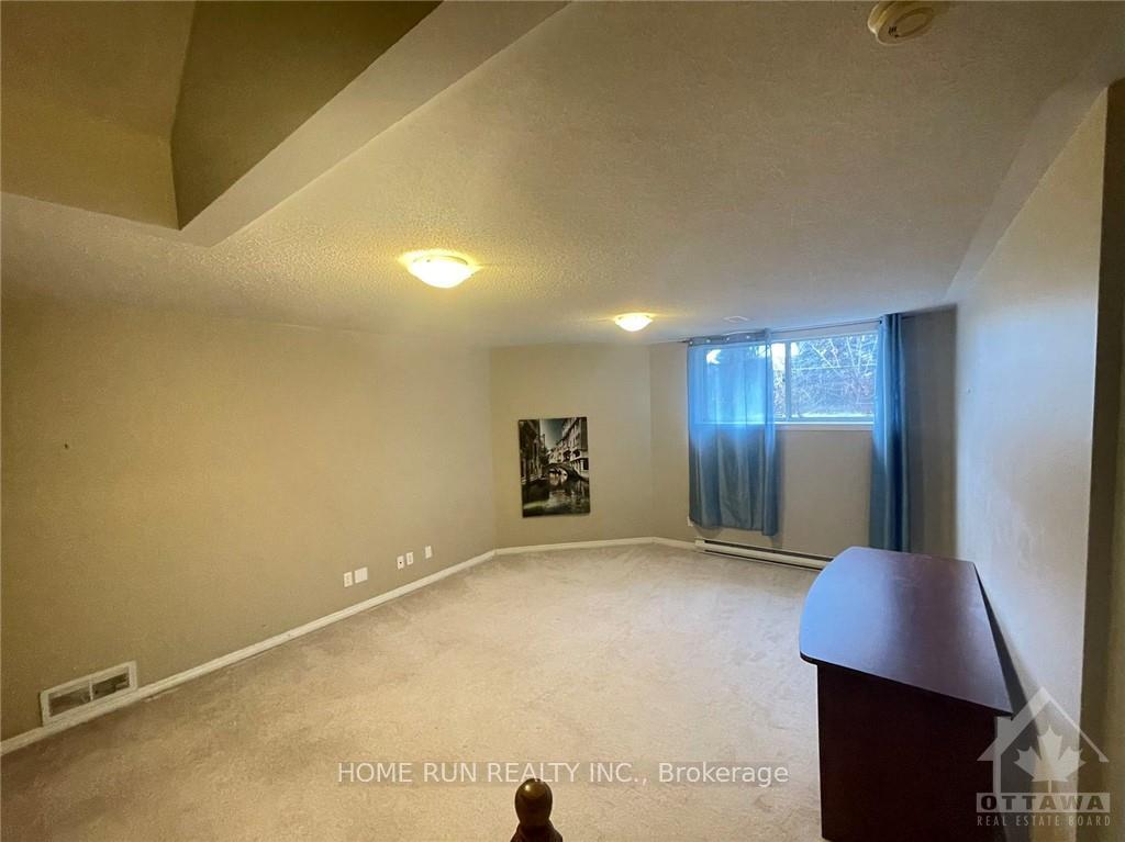 Photo 13 of 25 Covington Place, Ottawa, Centrepointe — HOMEH