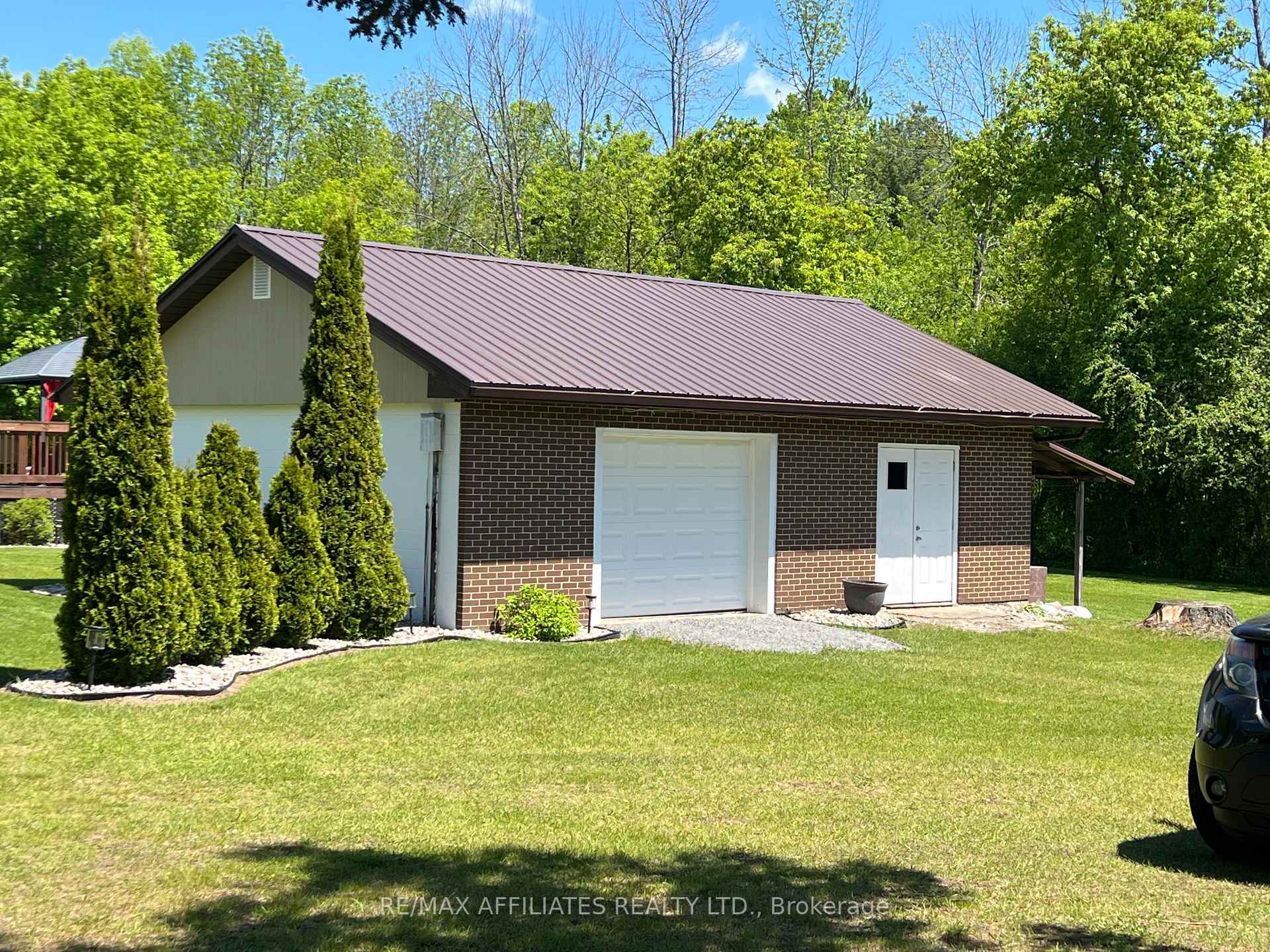 Photo 3 of 157 Perth Street, Rideau Lakes, Rideau Lakes (South Crosby) Twp — HOMEH