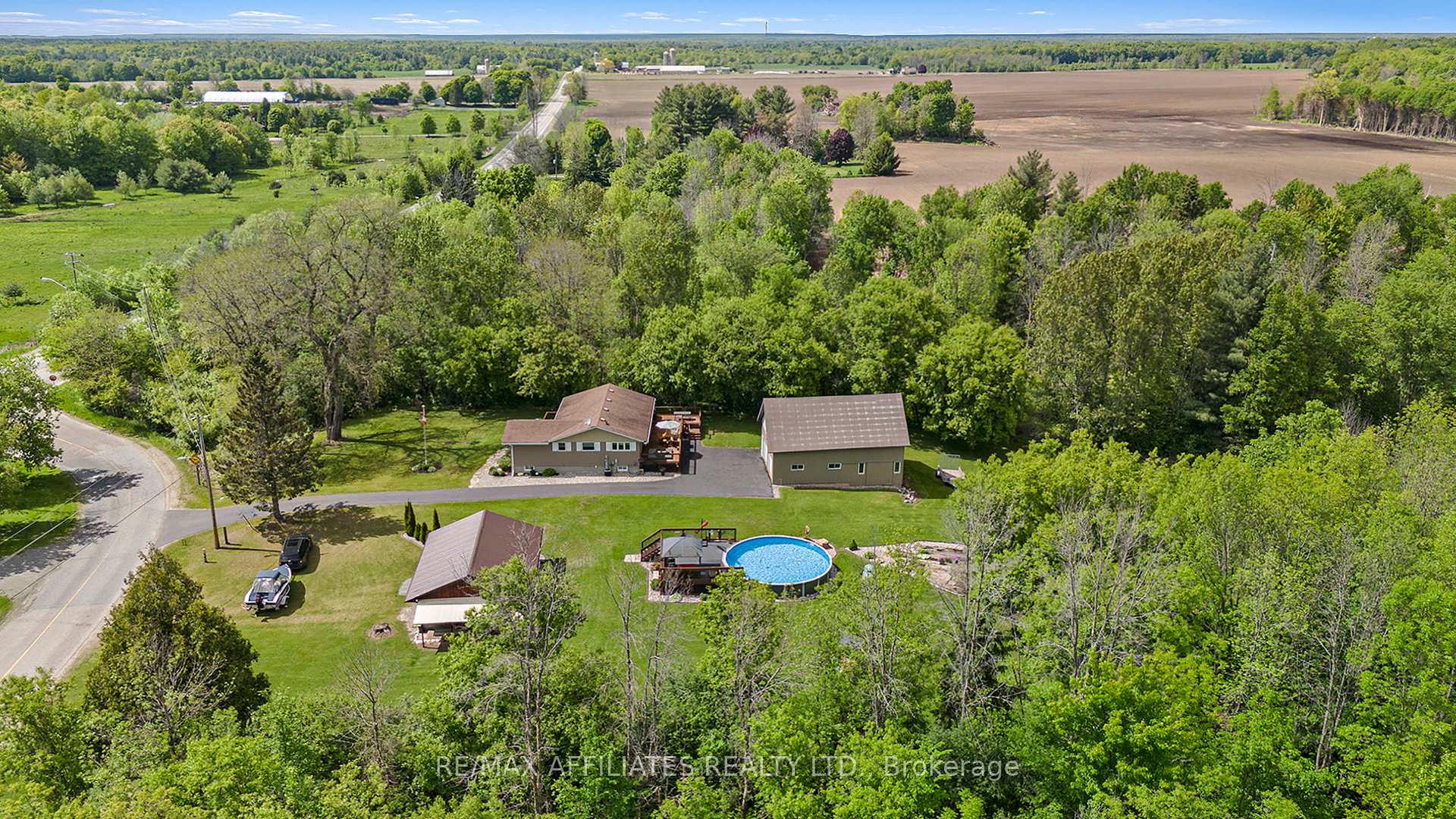 Photo 6 of 157 Perth Street, Rideau Lakes, Rideau Lakes (South Crosby) Twp — HOMEH