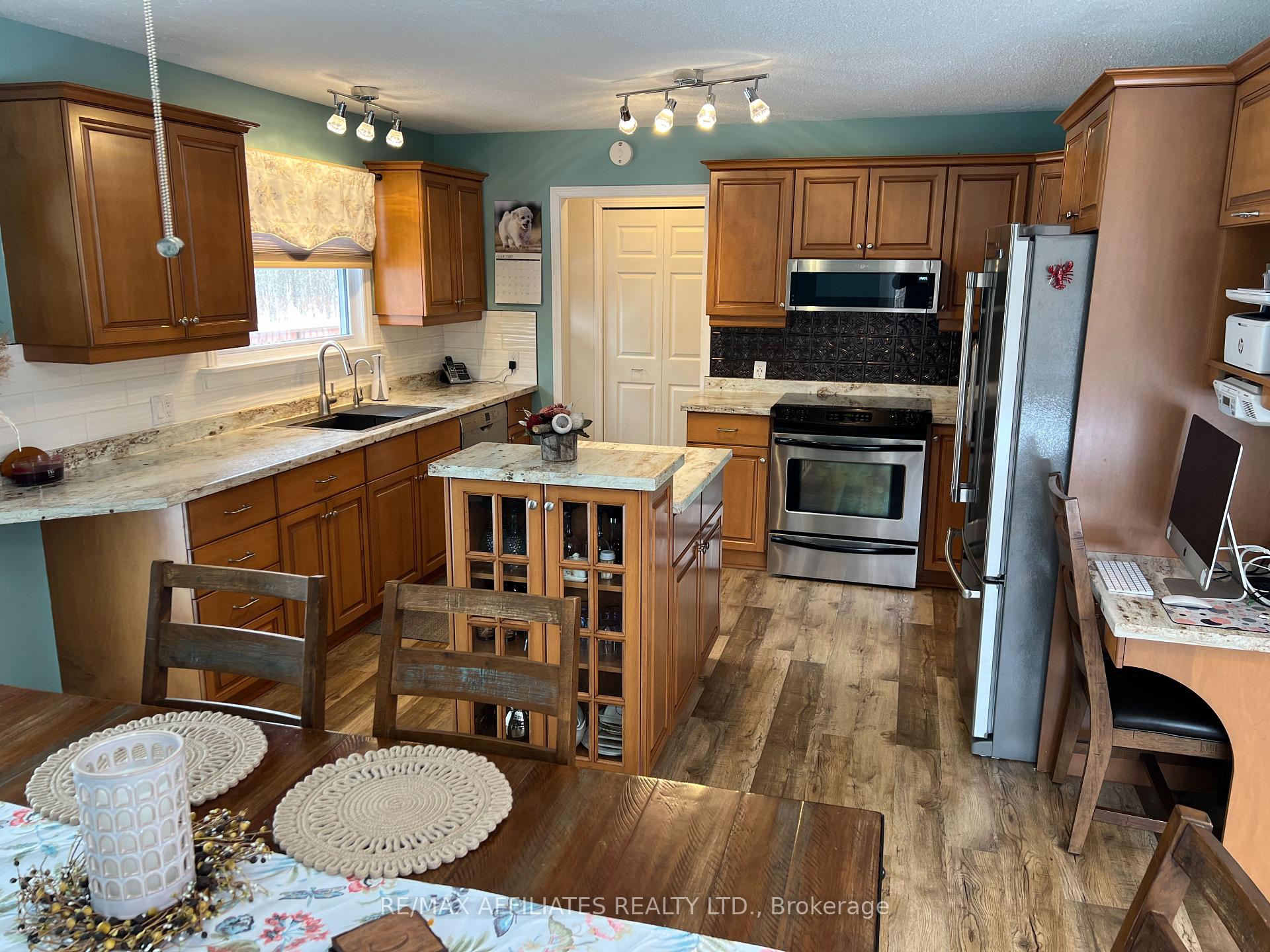 Photo 8 of 157 Perth Street, Rideau Lakes, Rideau Lakes (South Crosby) Twp — HOMEH
