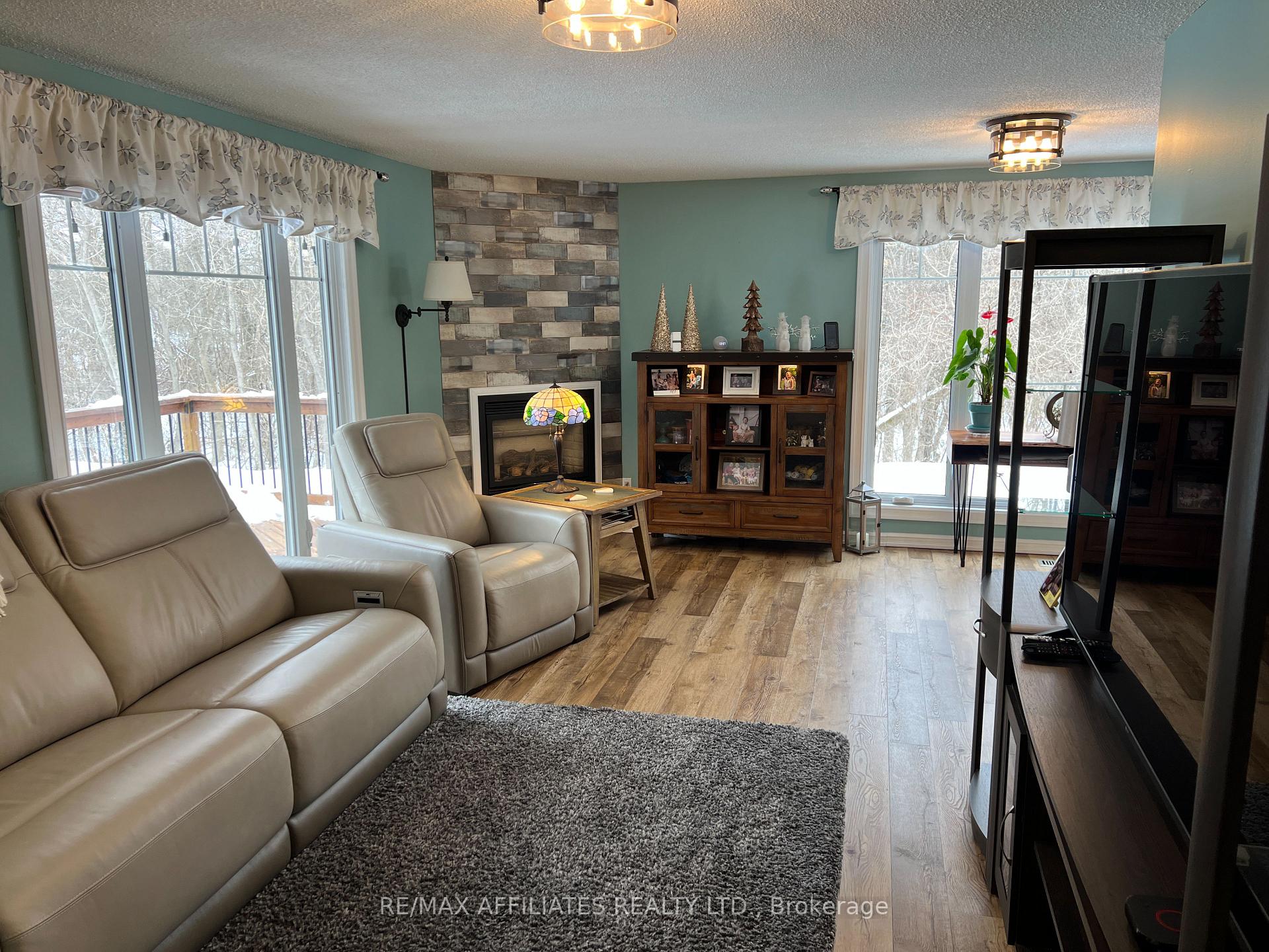 Photo 13 of 157 Perth Street, Rideau Lakes, Rideau Lakes (South Crosby) Twp — HOMEH