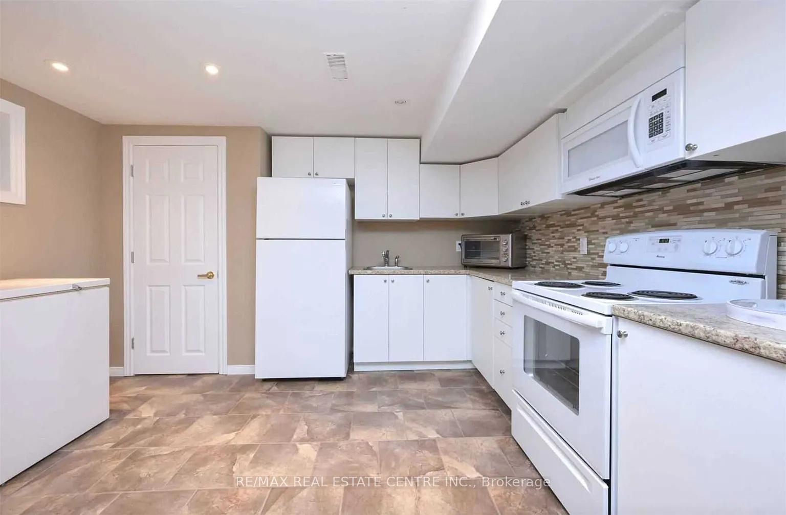 Photo 3 of Unit B, 331 Centre Street, Shelburne — HOMEH