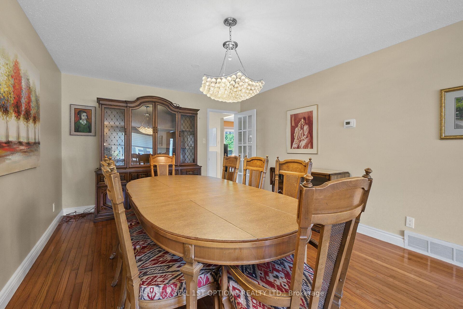 Photo 6 of 20 Colfax Street, Ottawa, Craig Henry/Woodvale — HOMEH