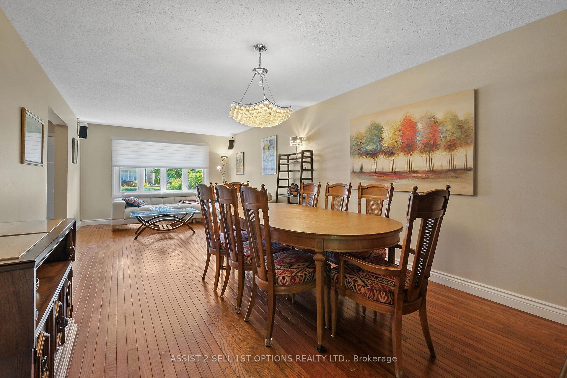 Photo 7 of 20 Colfax Street, Ottawa, Craig Henry/Woodvale — HOMEH