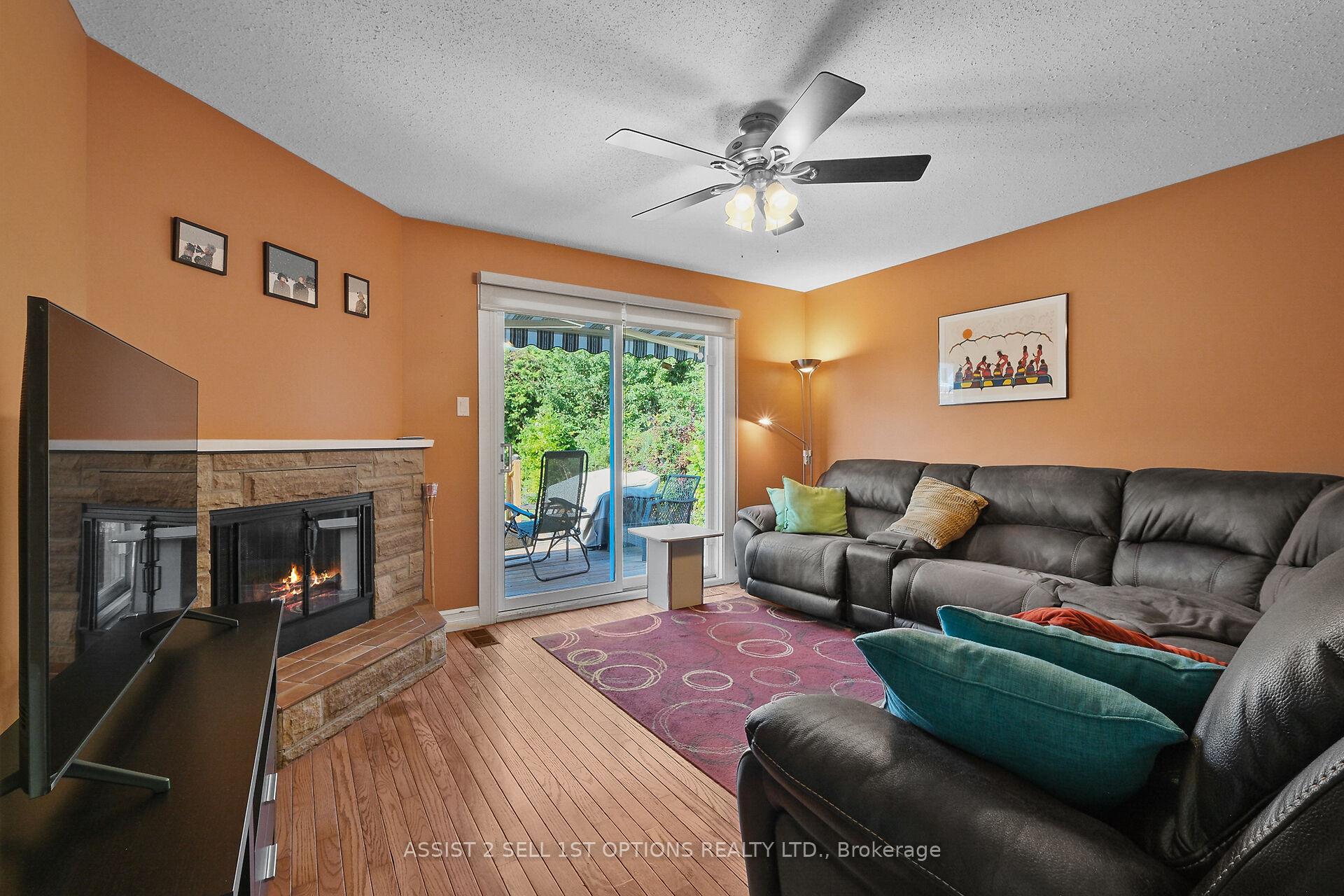 Photo 15 of 20 Colfax Street, Ottawa, Craig Henry/Woodvale — HOMEH