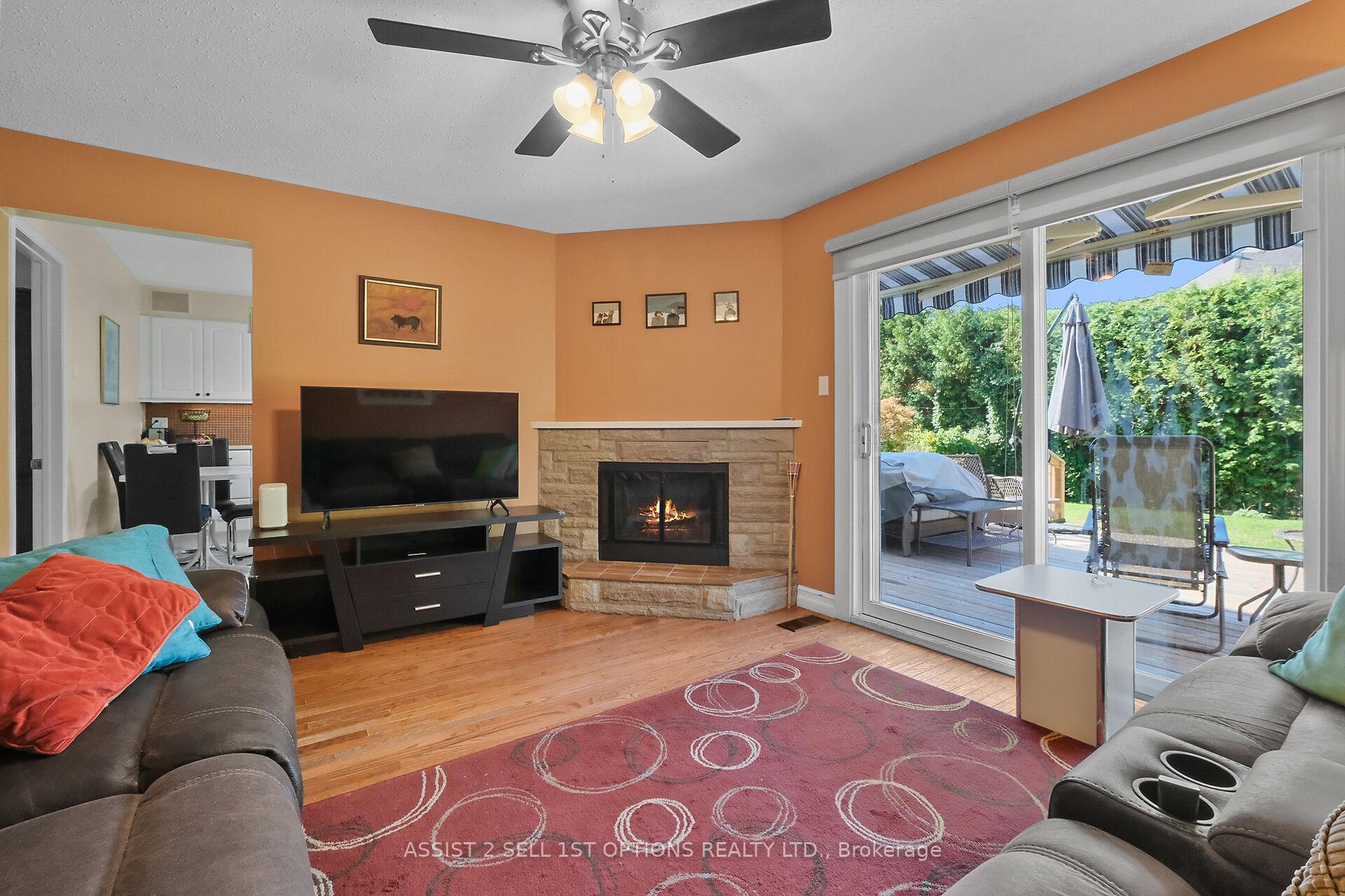 Photo 16 of 20 Colfax Street, Ottawa, Craig Henry/Woodvale — HOMEH